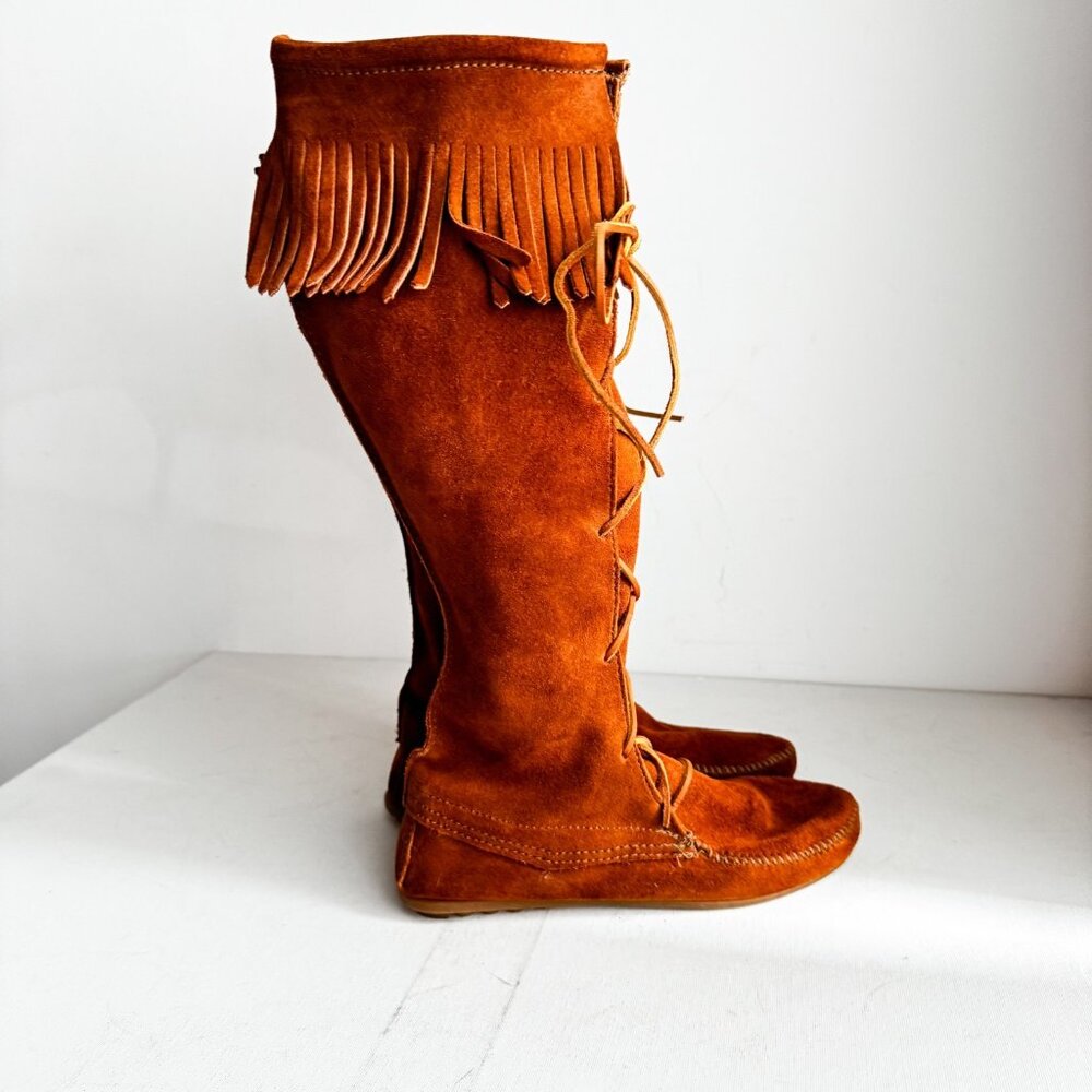 Minnetonka Womens 1422 Brown Suede Front Lace Hardsole Knee Hi Fringe Boots 8
